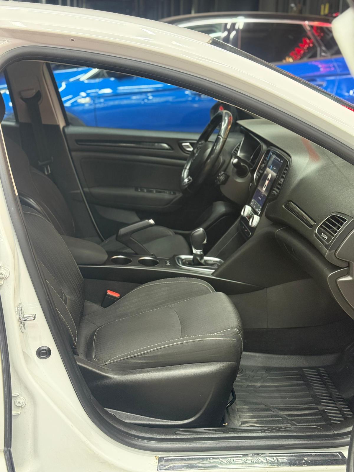 Yılmaz Motors'dan Renault Megane Sedan 1.5 DCI Touch EDC